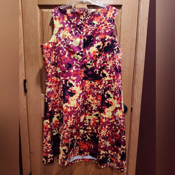 NWT Eden Court Sleeveless Cocktail Dress - Picture 4 of 9